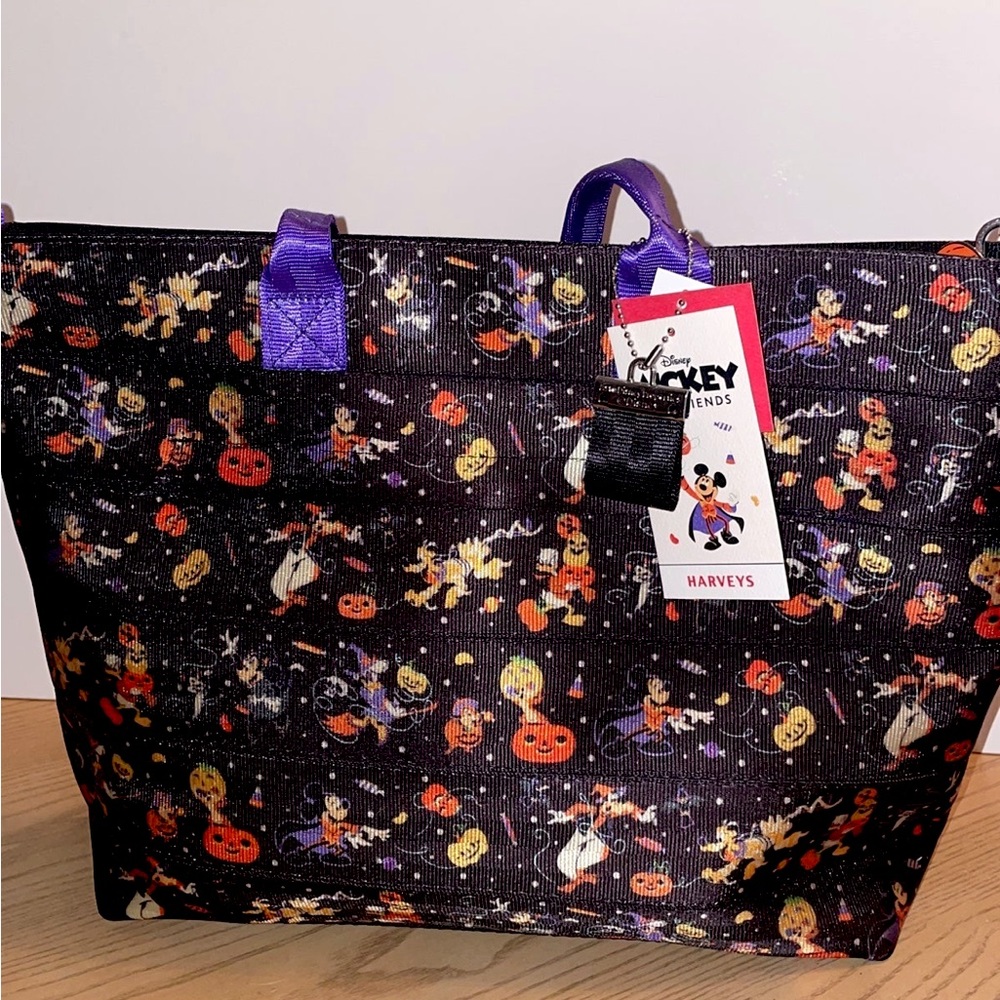 Harvey’s Halloween main characters large tote NWT!